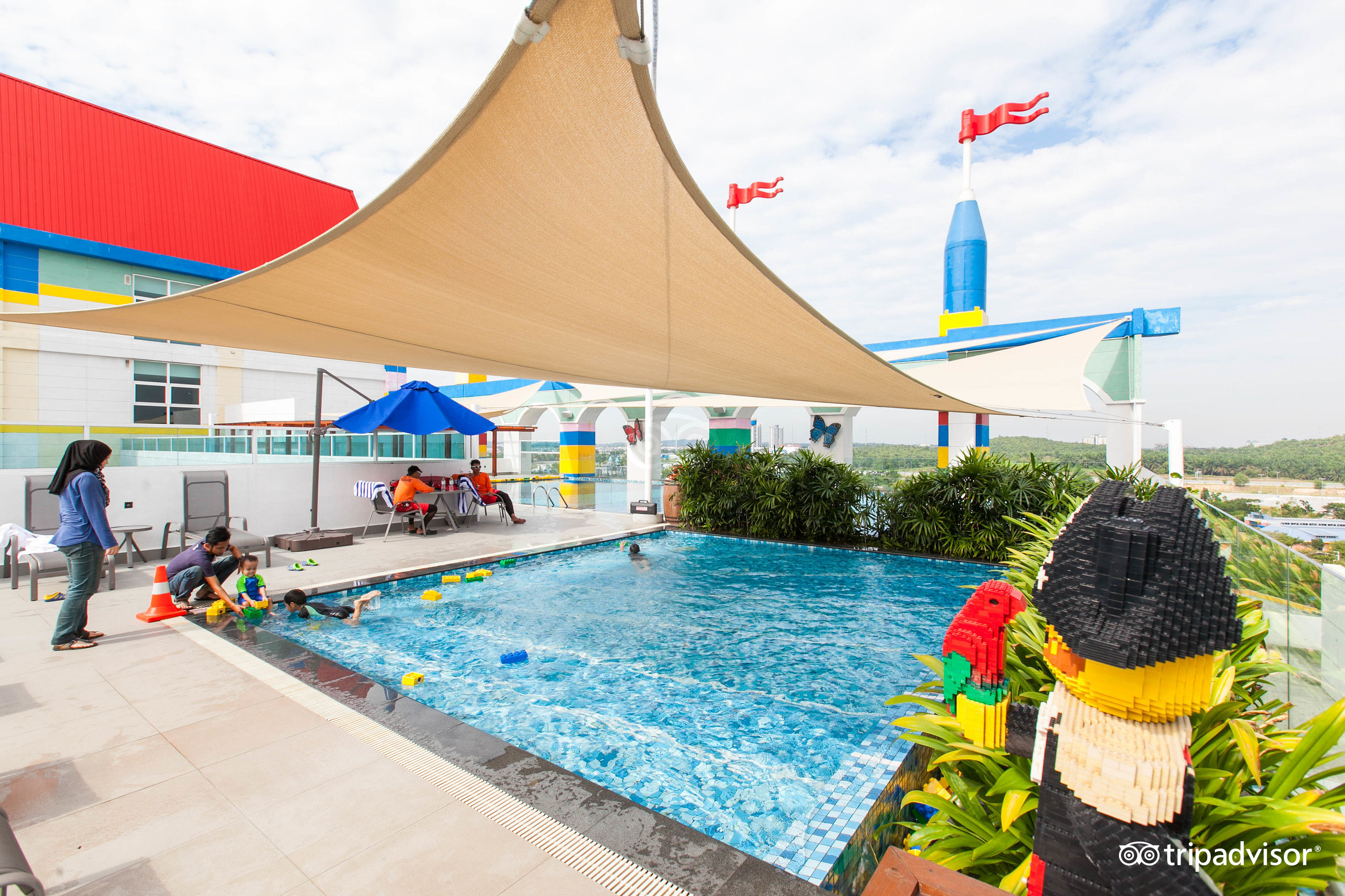 Legoland hotel pool sales hours