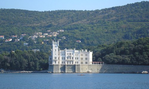 Castello di Miramare Km.25