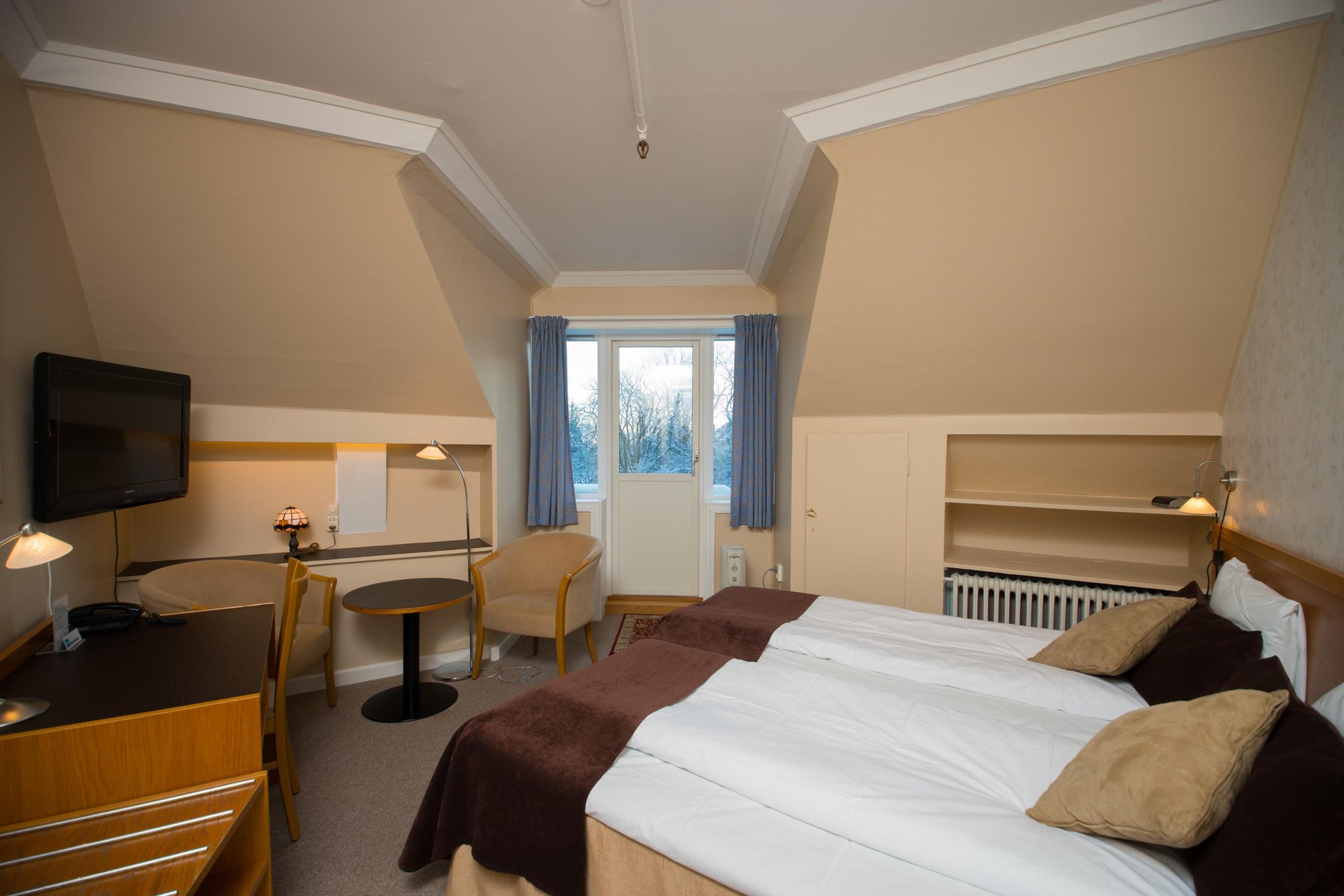 Sten hotell by null