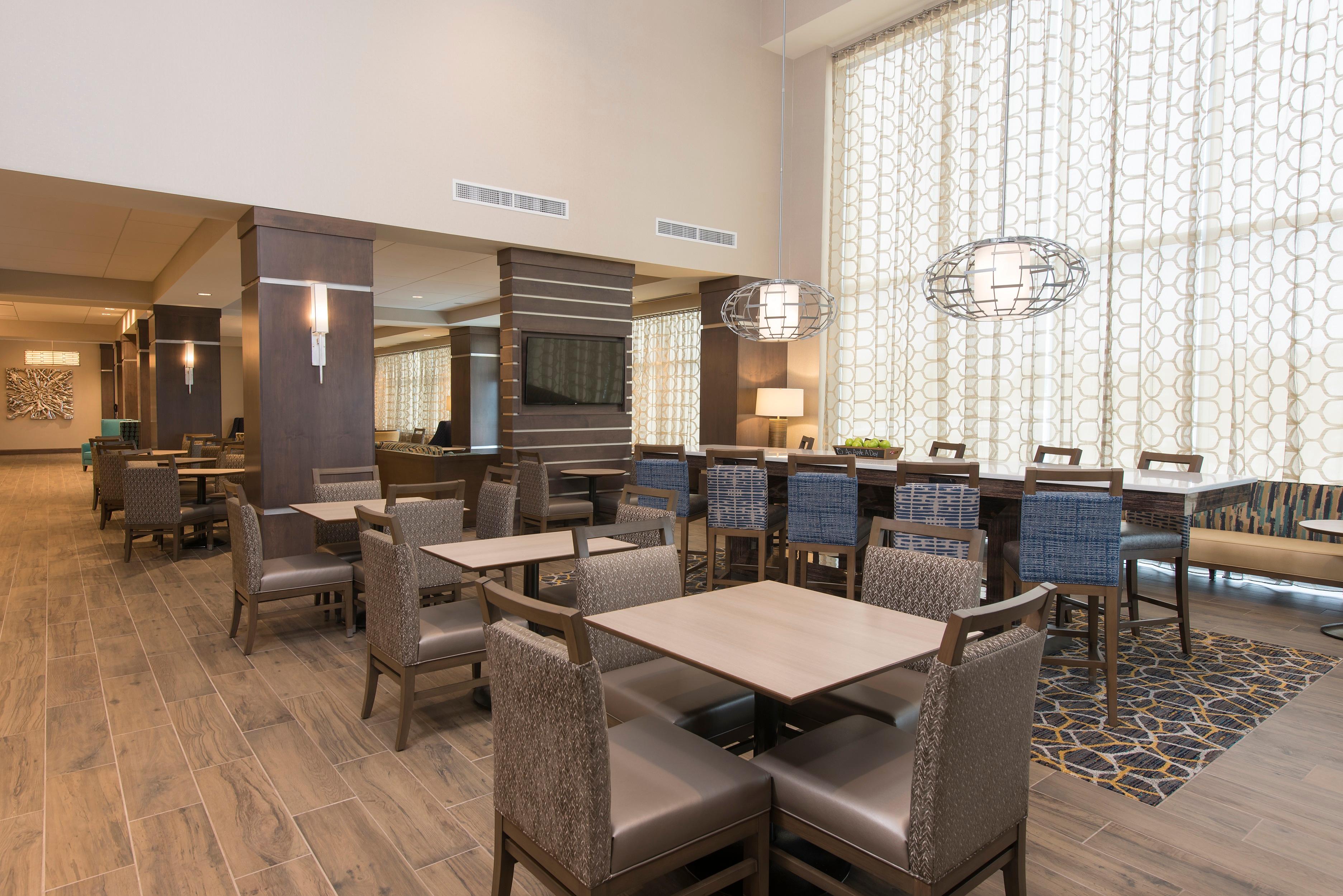 Hotel photo 79 of Hampton Inn & Suites Grand Rapids Downtown.