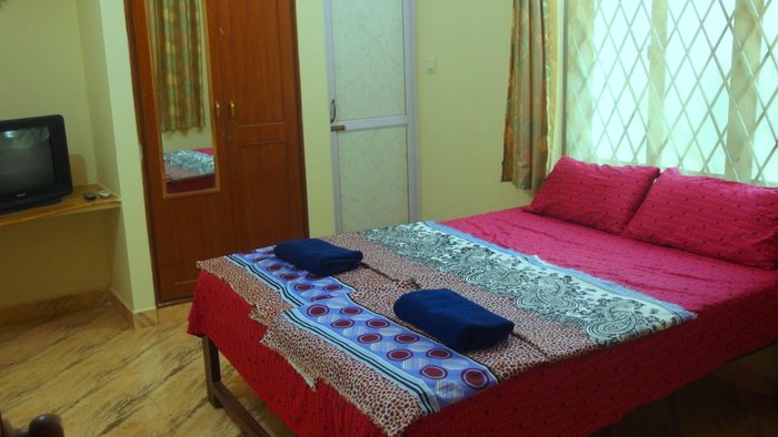 YELLOW HOUSE (Goa/Vagator) - Guesthouse Reviews, Photos, Rate ...