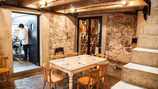 Vista interior de un restaurante típico de Ciudad de México.