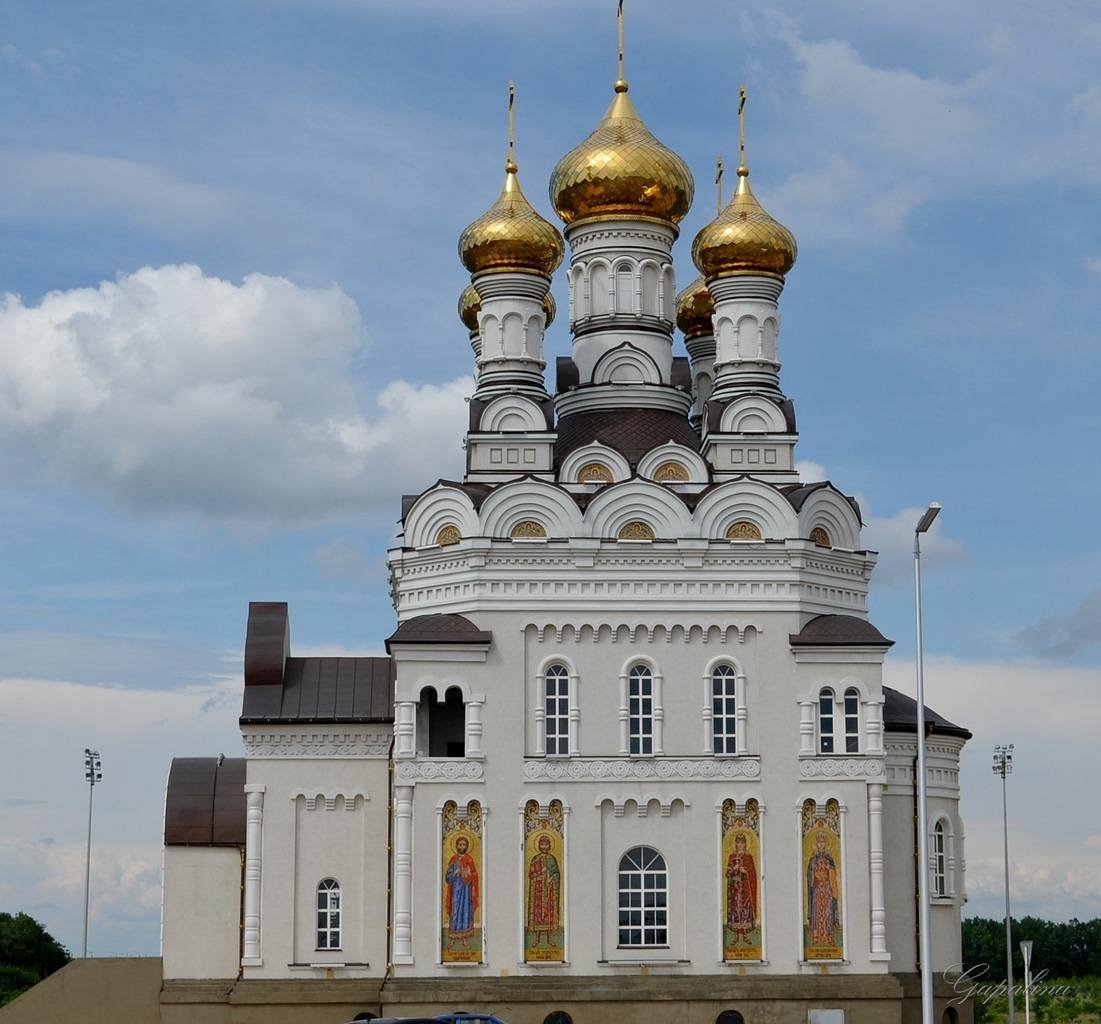 Храм петра и февронии в муроме адрес. Храм Петра и Февронии в Муроме. Храм Петра и Февронии в Воронеже. Храм Петра и Февронии в Калининграде. Часовня Петра и Февронии в Калининграде.