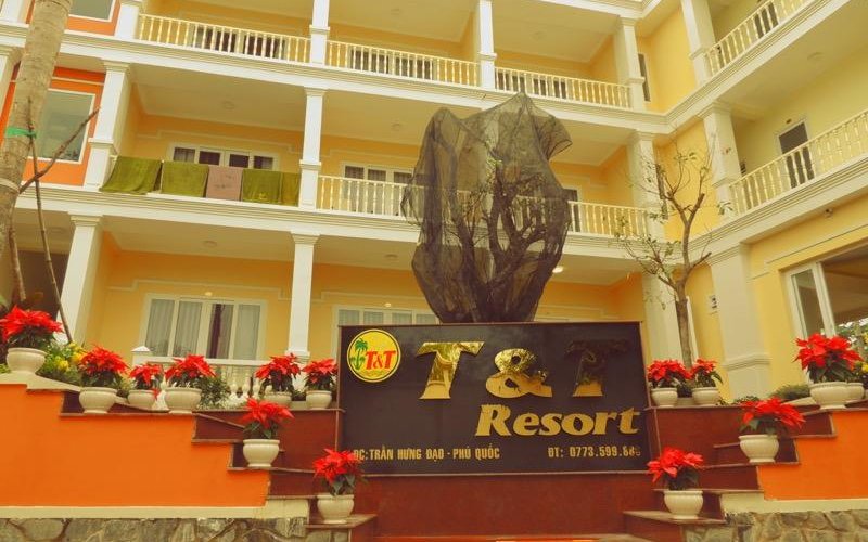 T&T Resort In Front