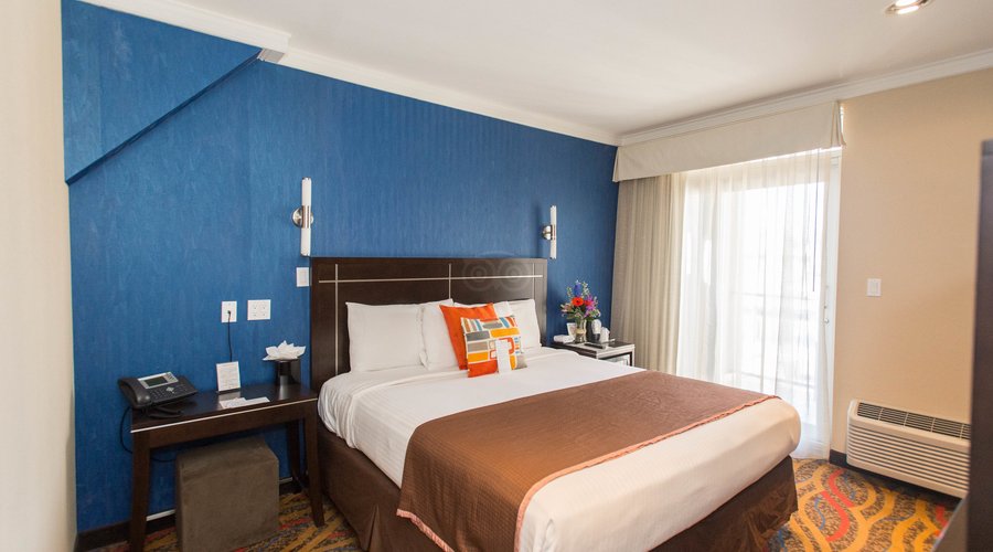 The Euro Balkon Room at the Nesva Hotel