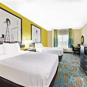 Super 8 by Wyndham San Antonio/Alamodome Area in San Antonio, image may contain: Hotel, City, Condo, Neighborhood