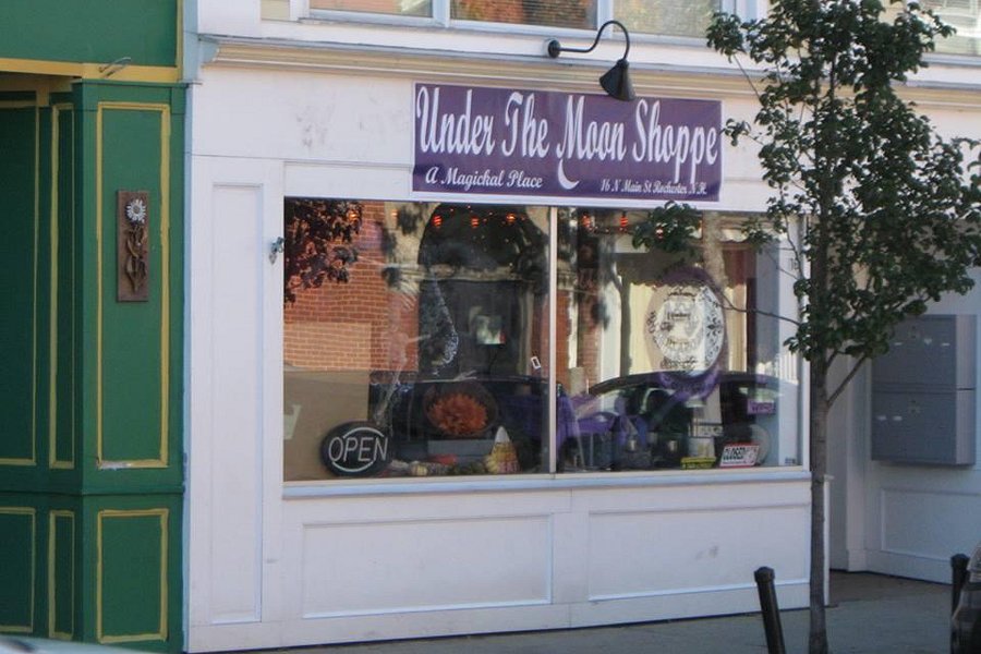 Under The Moon Shoppe image