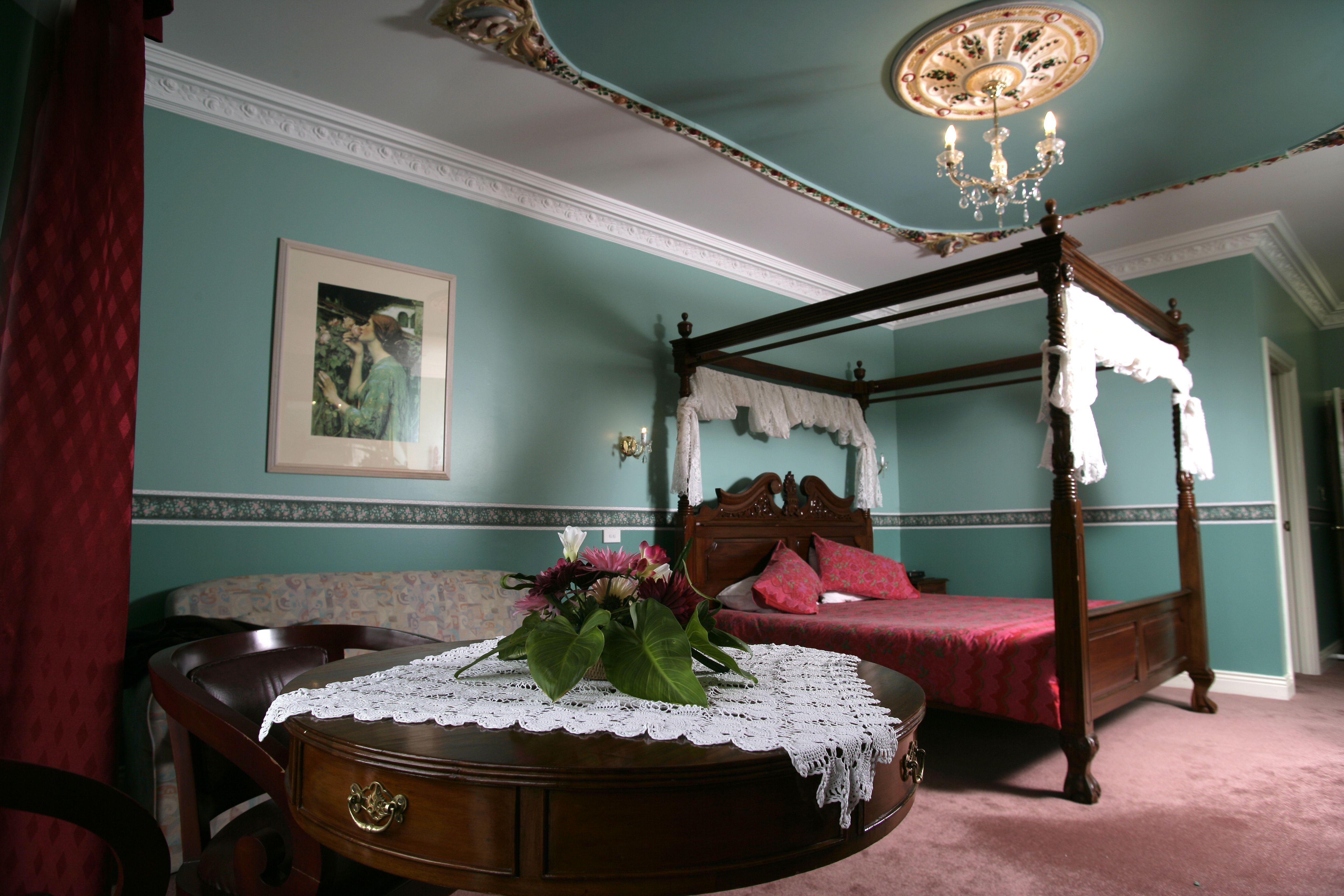 Hotel photo 10 of Hatcher's Manor.