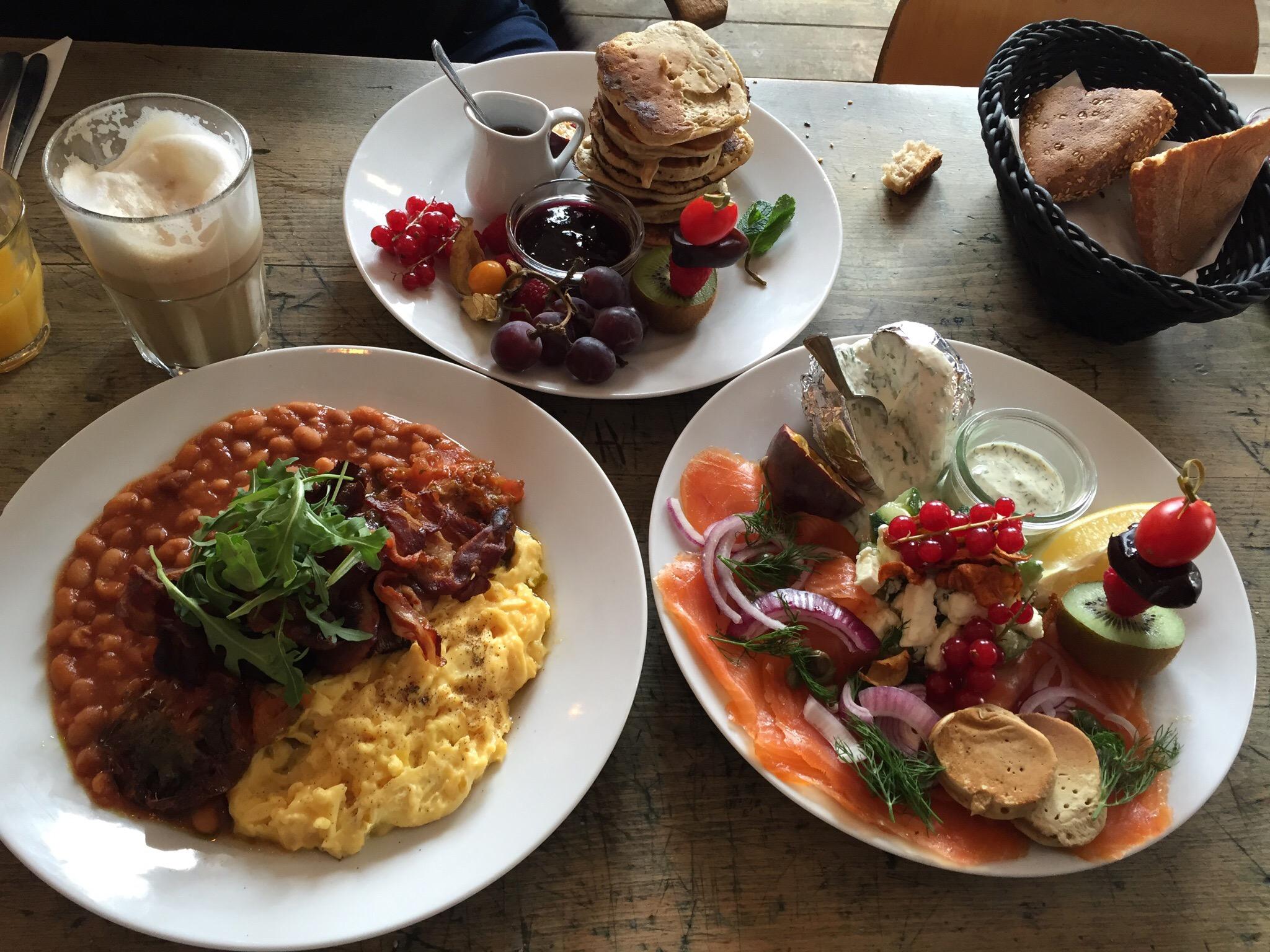 Lunch cafe near me discount