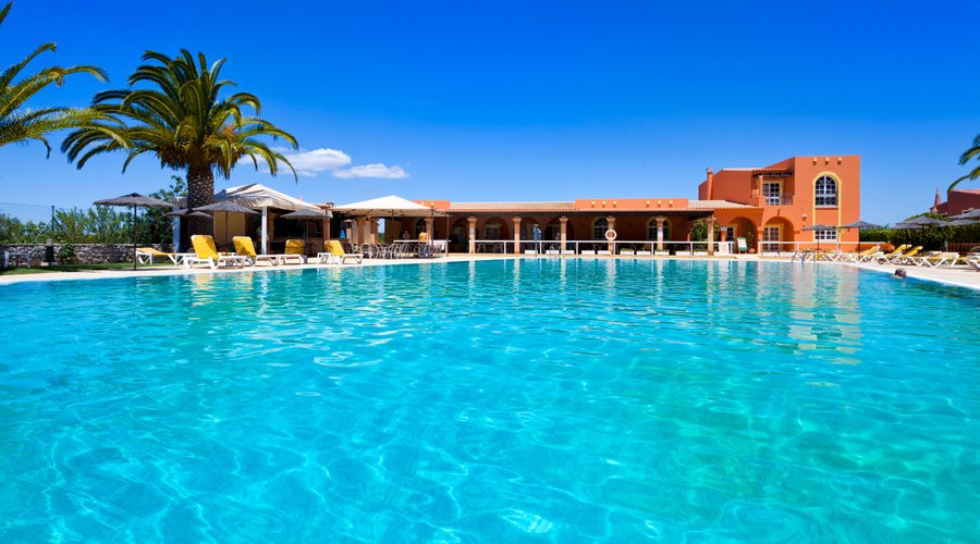 piscina  swimming pool