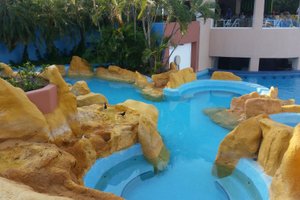 Piscina y playa