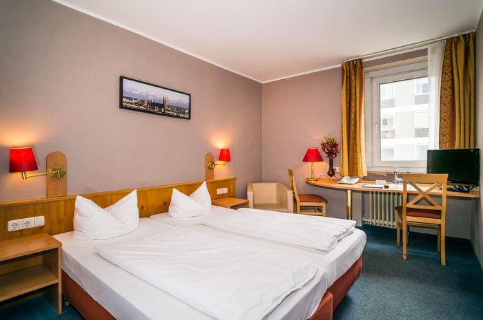 SMART STAY HOTEL SCHWEIZ (Munich) - Hotel Reviews & Photos - Tripadvisor