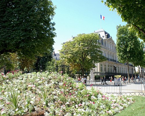free gardens to visit in paris