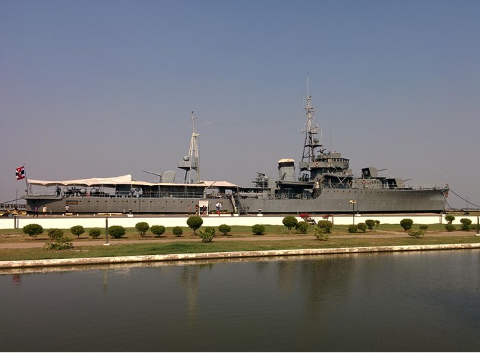 練習艦メークロン全景