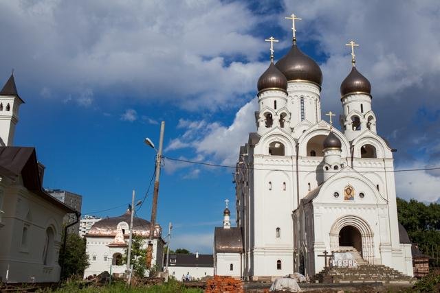 Москва храм Серафима Саровского в Раеве