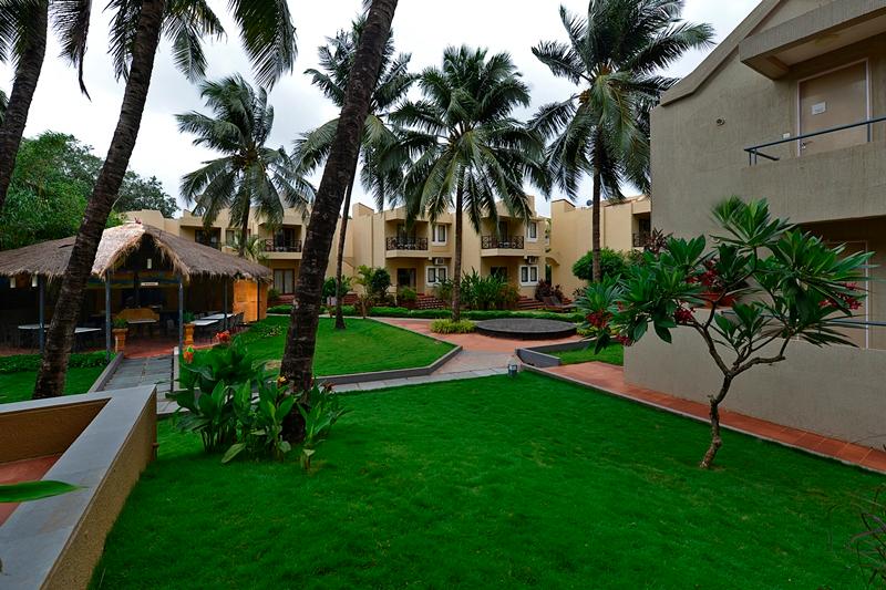 Hotel photo 13 of Whispering Palms Beach Resort.