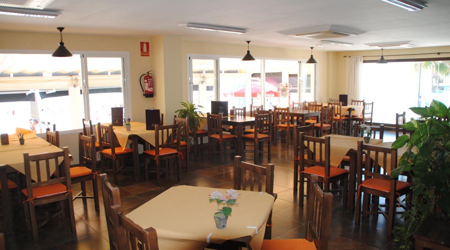 Comedor con vista al mar