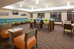 LA QUINTA INN & SUITES BY WYNDHAM MINNEAPOLIS - MINNETONKA $70 ($̶8̶7̶ ...