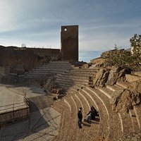 Teatro Pietra Rosa e Torre del Maurolico