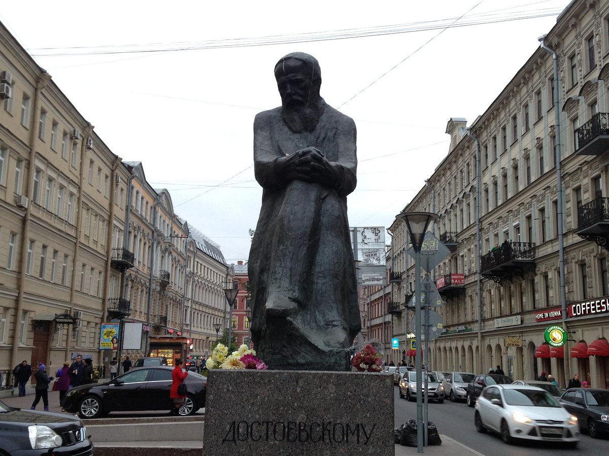 Памятник Достоевскому Ф.М., Санкт-Петербург: лучшие советы перед посещением  - Tripadvisor