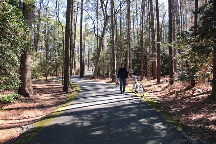 Nice paved trail for both bikers and walkers