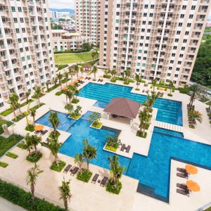 Bird's Eye View of the Amenity Deck