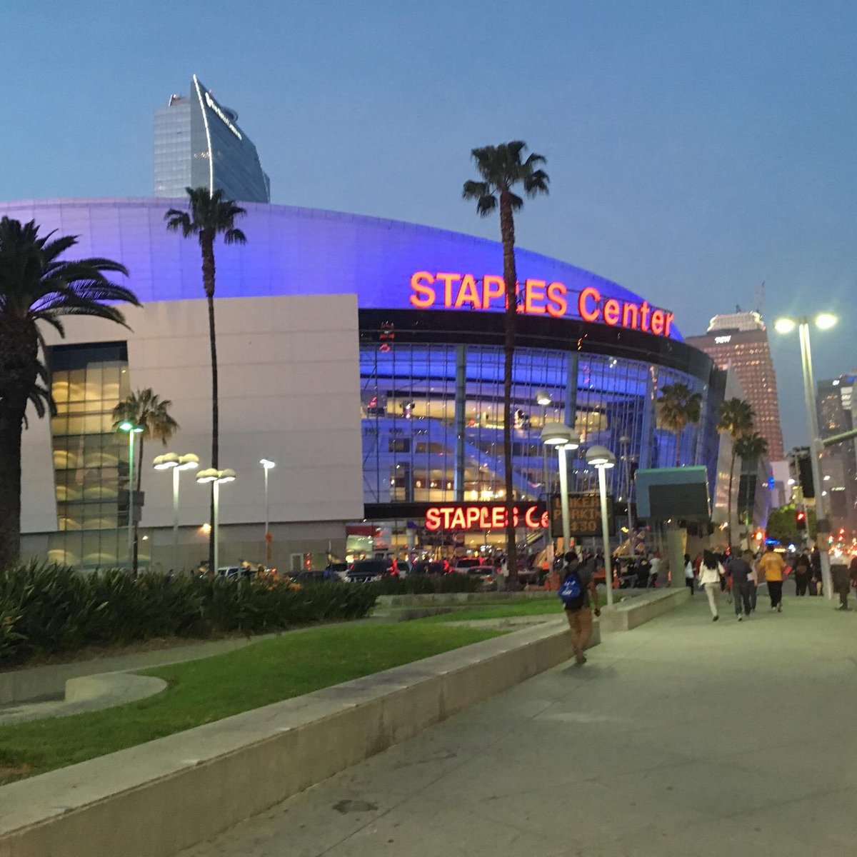 Center staples Staples Center