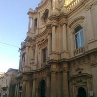 San Carlo al Corso: facciata