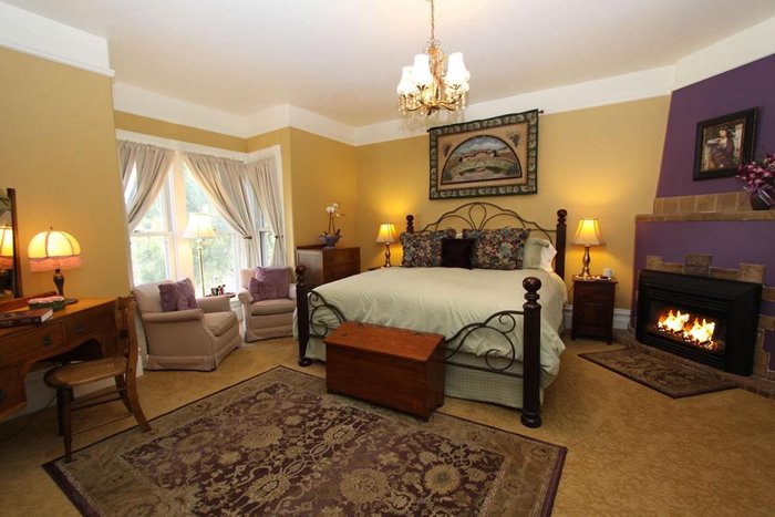 HENNESSEY HOUSE BED AND BREAKFAST - Updated 2024 Prices & B&B Reviews ...