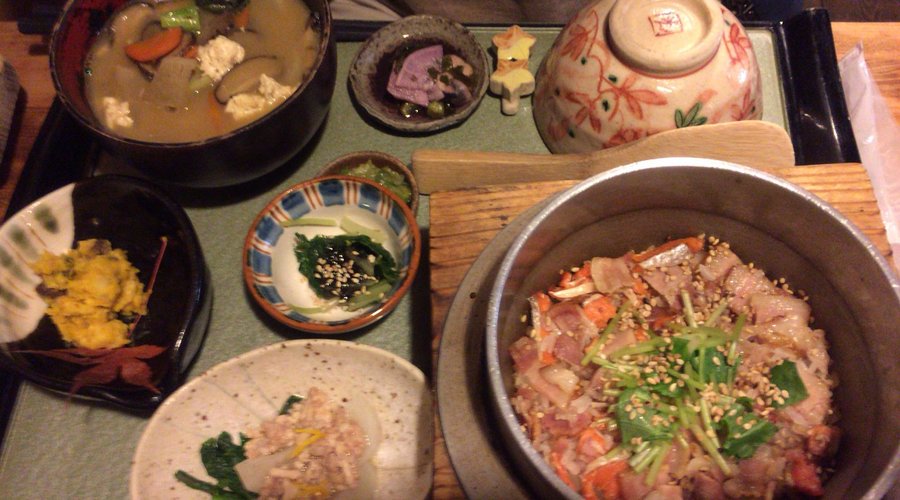 鮭とベーコンの釜飯＆けんちん汁