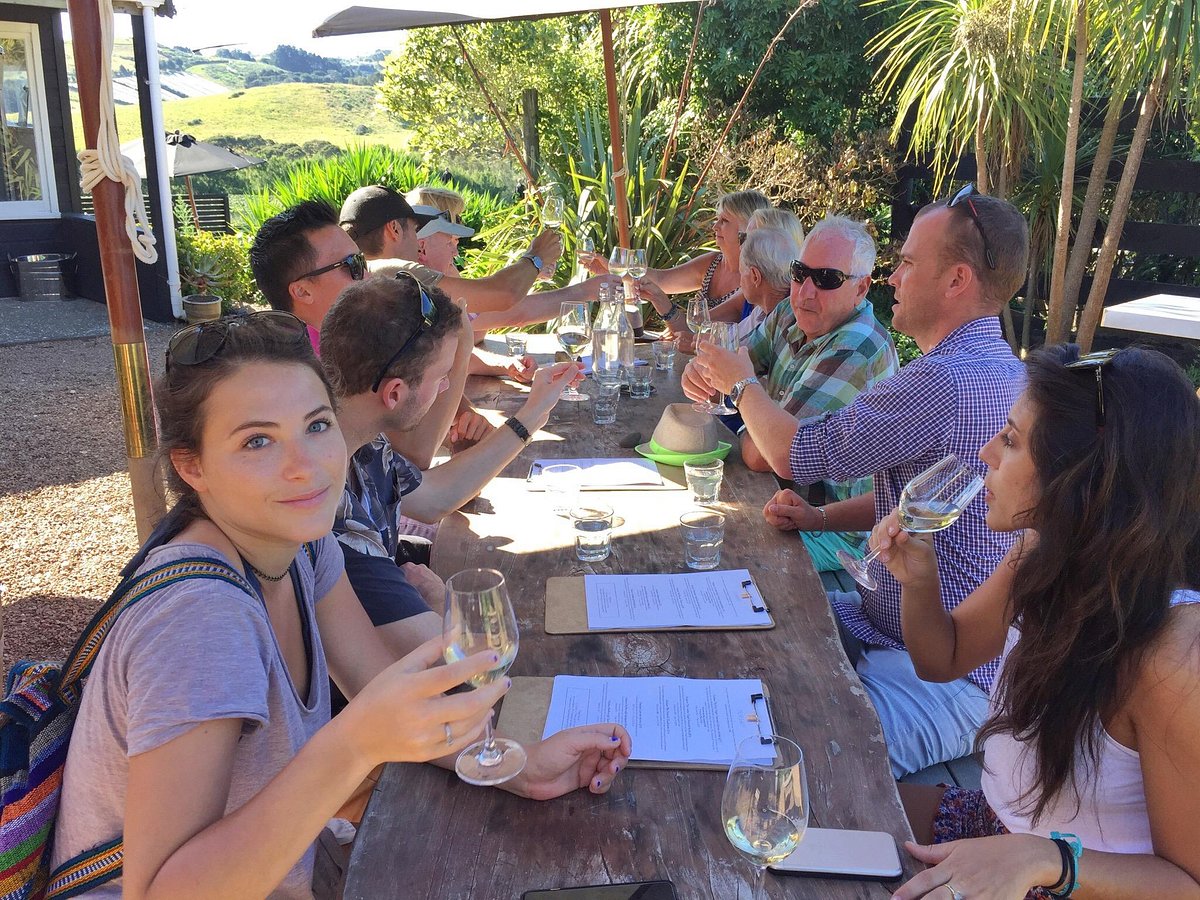 waiheke wine tour