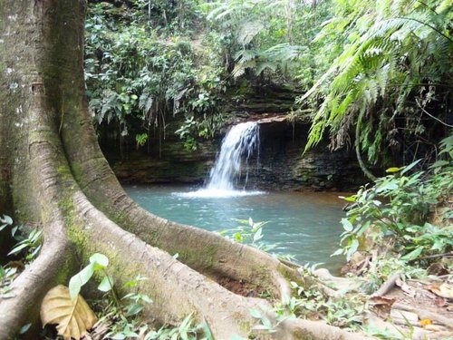 File:Mota Bandeira, waterfalls in Atsabe.jpg - Wikipedia