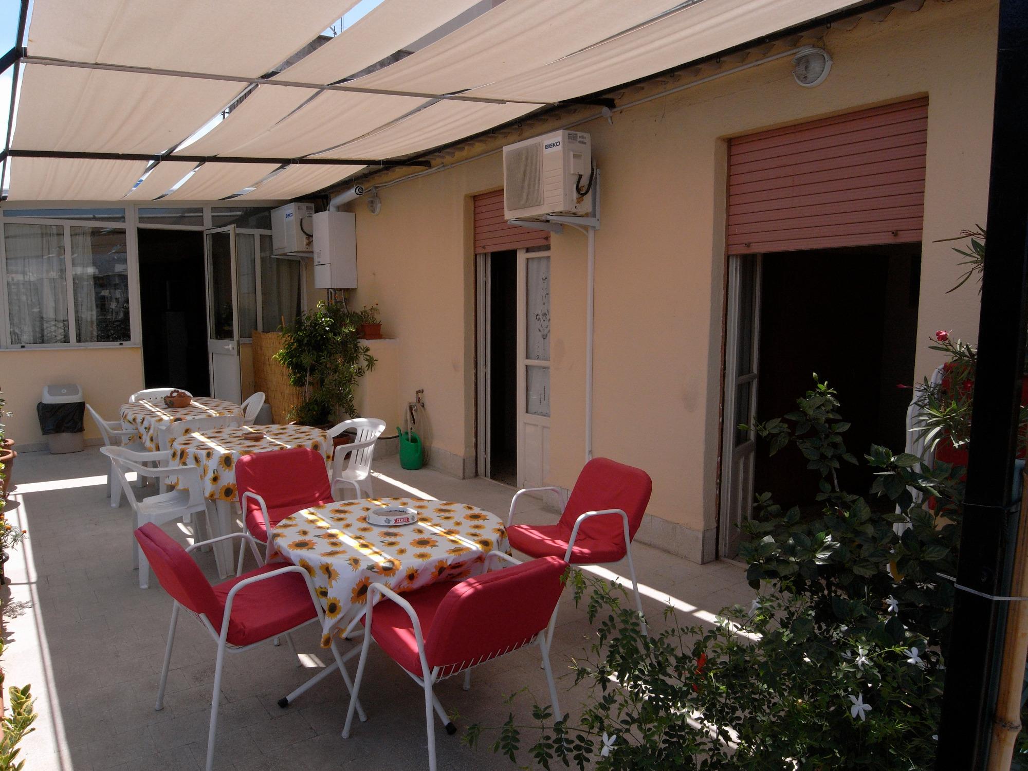 BED AND BREAKFAST DOMUS PISANI - B&B Reviews (Palermo, Sicily)