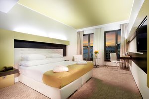 Room & Suite