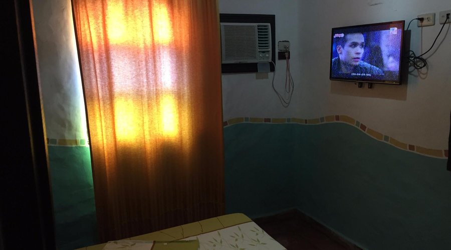 This room is perfect for solo travelers. Air-conditioning is superb.