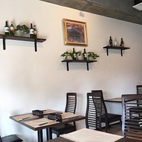 ランチに伺いました!スープもパスタもとっても美味しかったです!デザートもとっても可愛く大満足です❣️又是非お伺いしたいです‼️