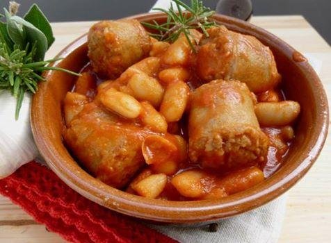 Fagioli all'Uccelletto con Salsiccia Toscana