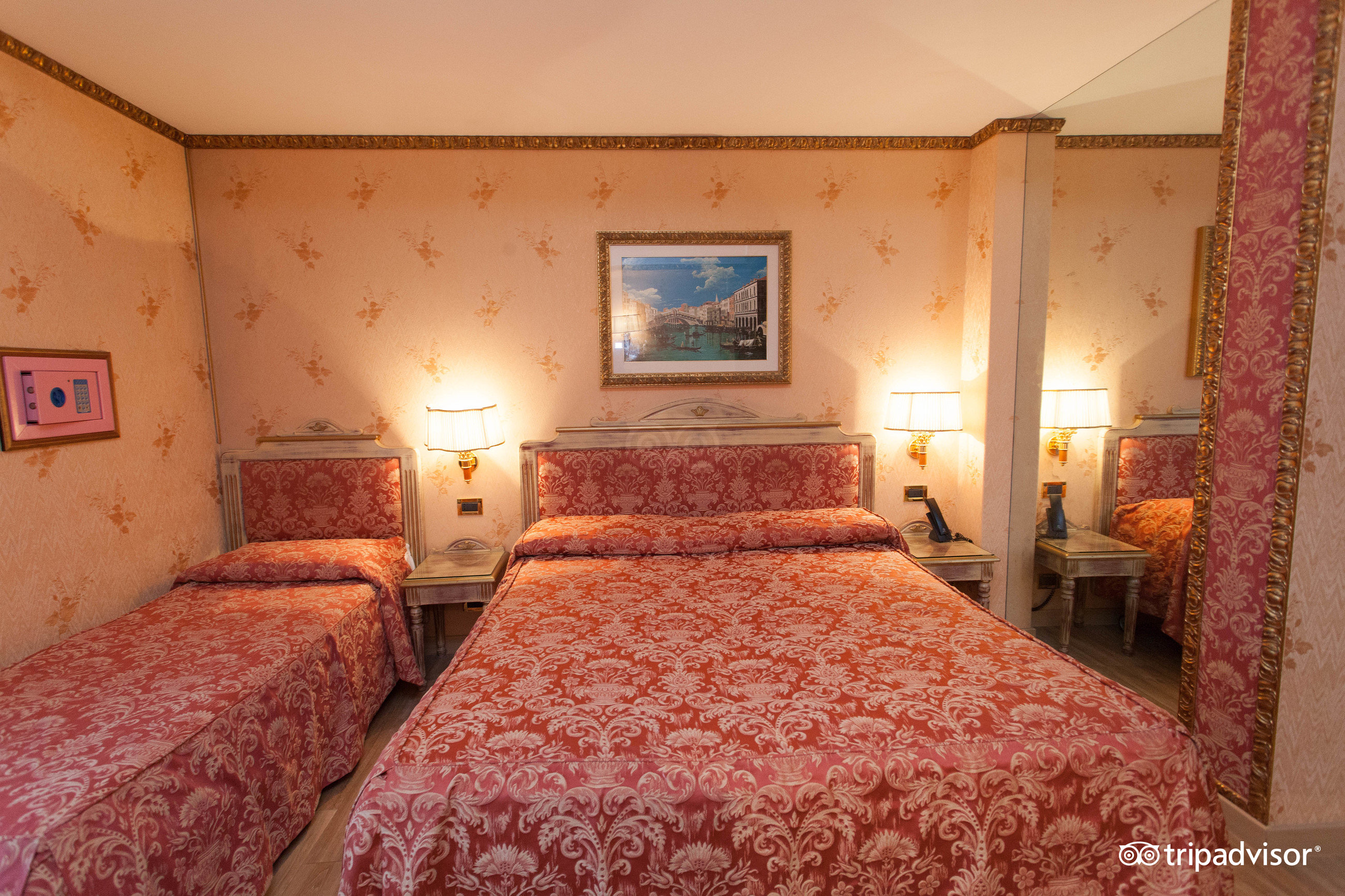 HOTEL VENEZIA Province Of Venice Mestre Hotel Reviews Photos Rate   Quadruple Room  V11190232 