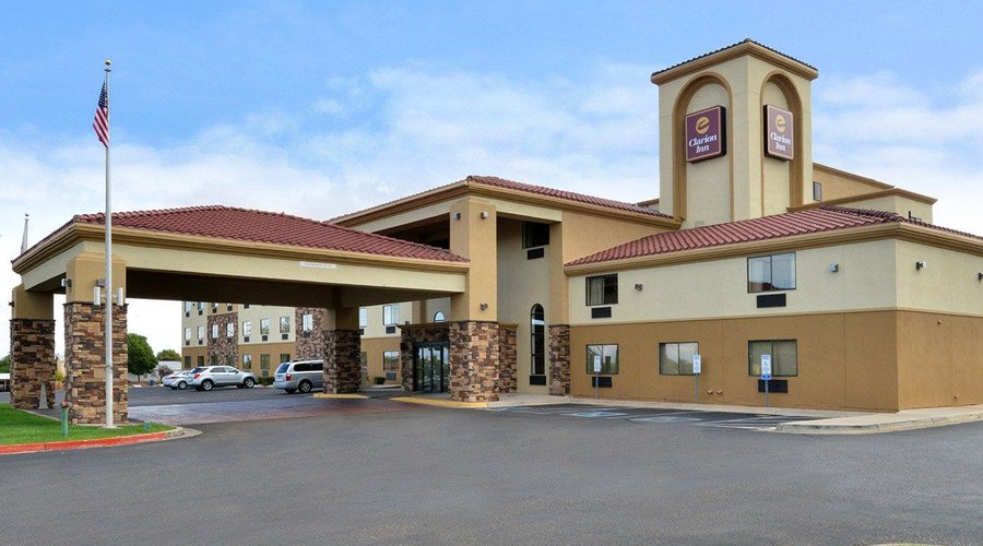 Clarion Inn- building