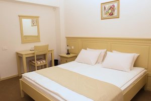 Room & Suite