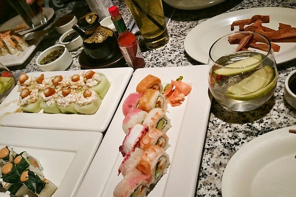 SUSHI ROLL PERISUR, Mexico City - Coyoacan - Restaurant Reviews & Photos -  Tripadvisor