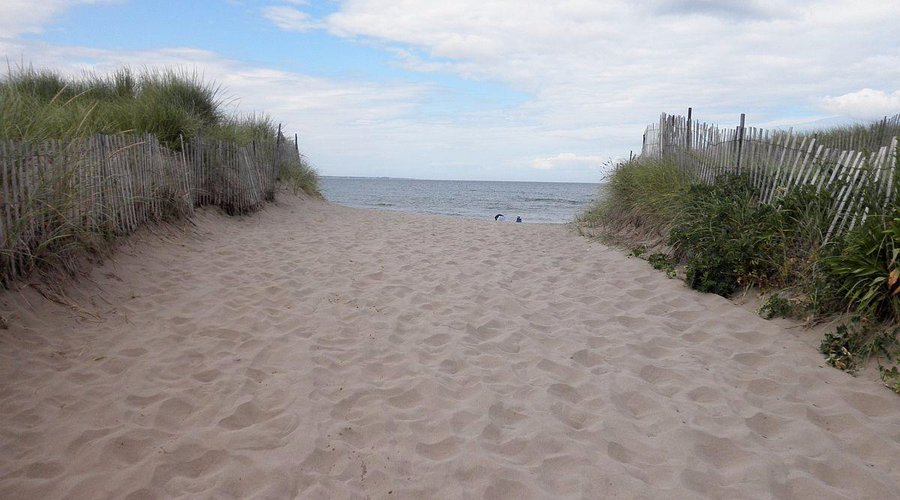 Superbe plage et beau sable.