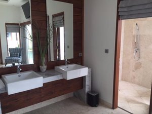 Room & Suite