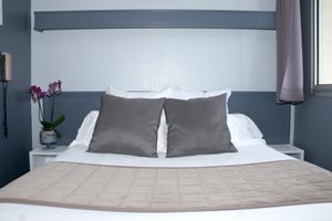 Room & Suite