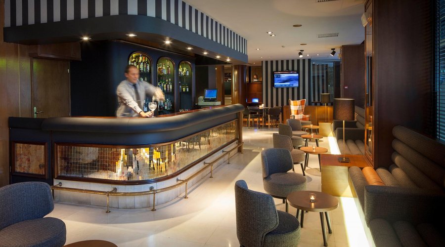 bar