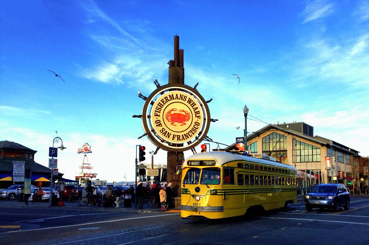 Here's Where the Not-So-Touristy Eat at the Fisherman's Wharf