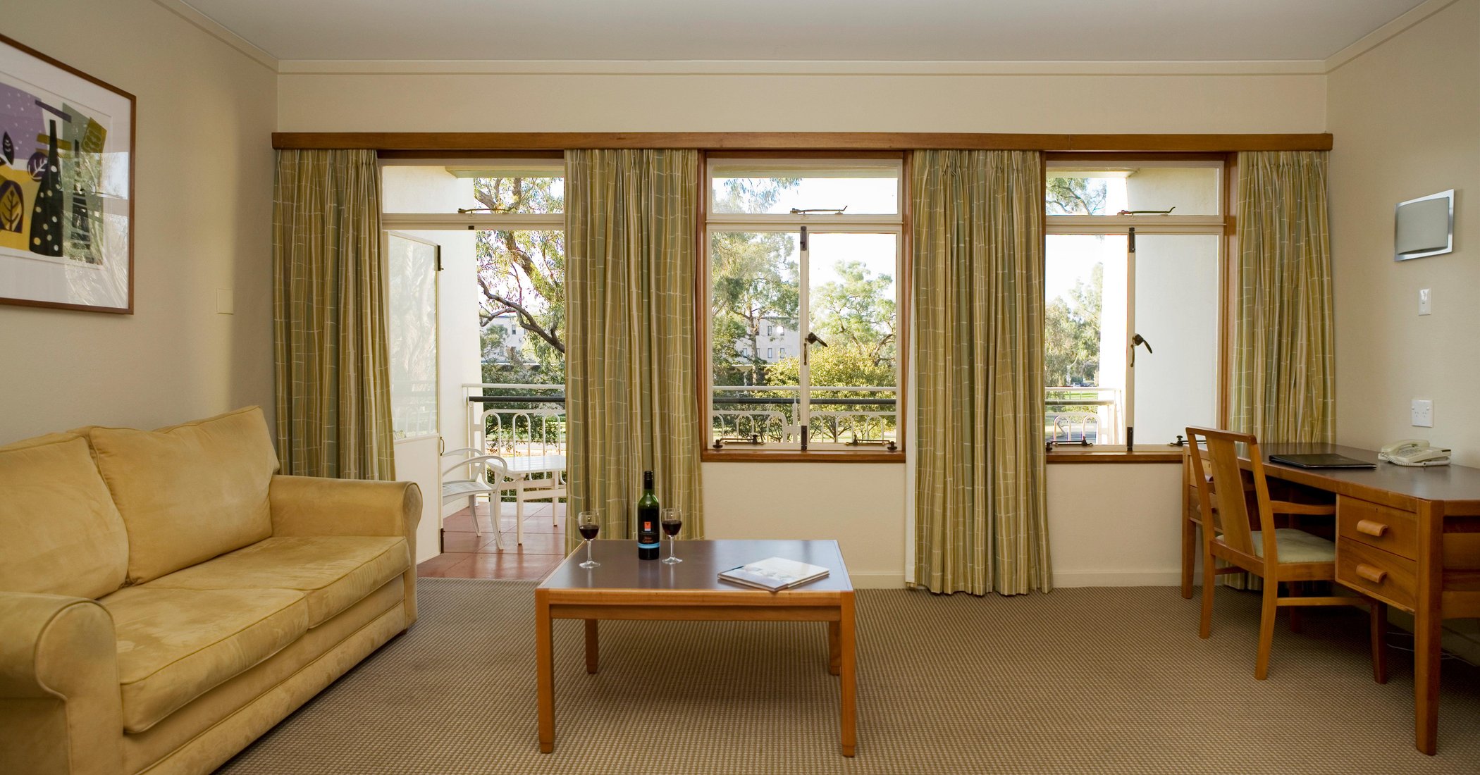 University House Hotel by null