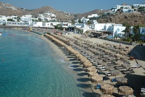 Πισίνα και παραλία
