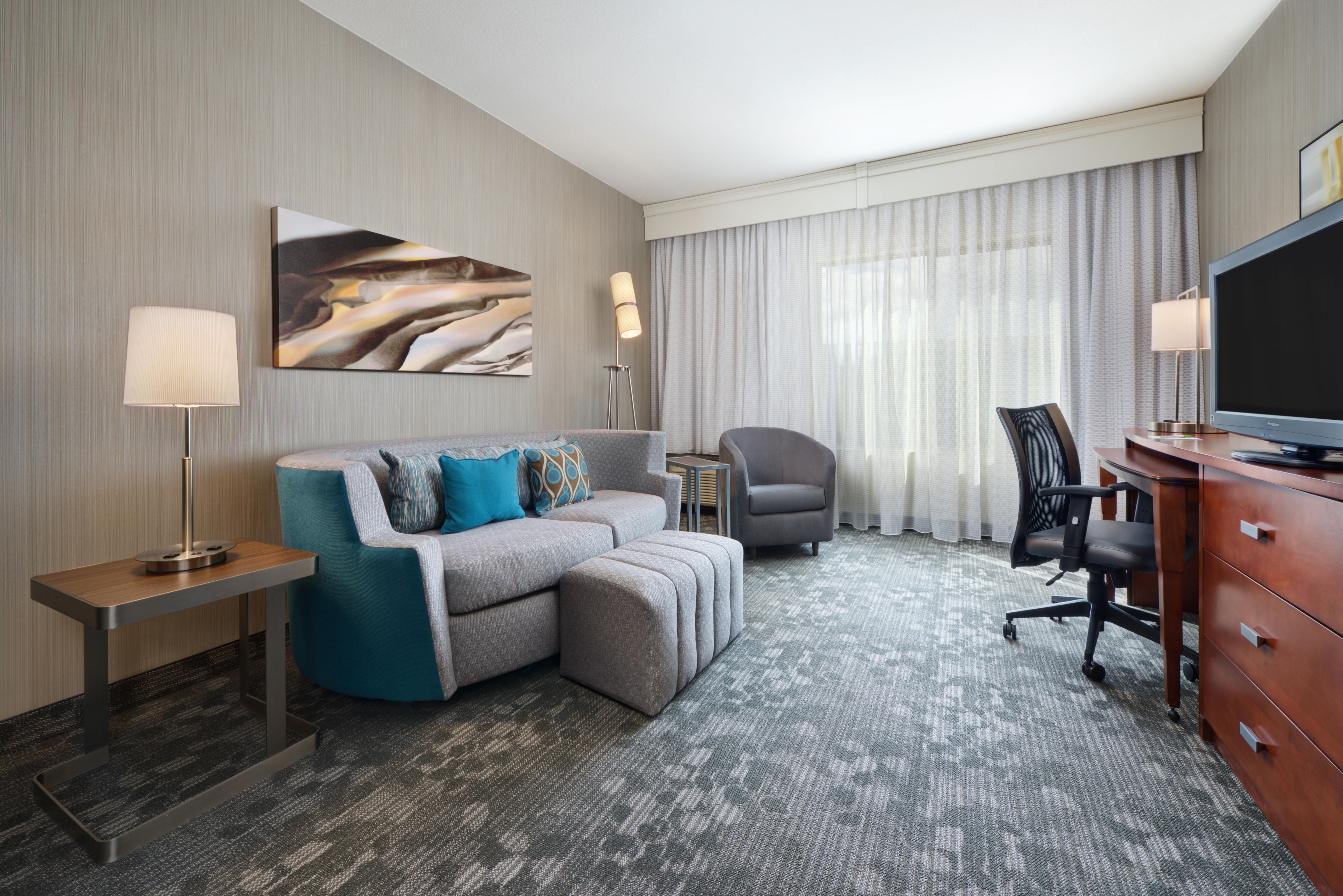 COURTYARD BY MARRIOTT GRAND JUNCTION Updated 2024 Prices Hotel   King Suite Living Room 