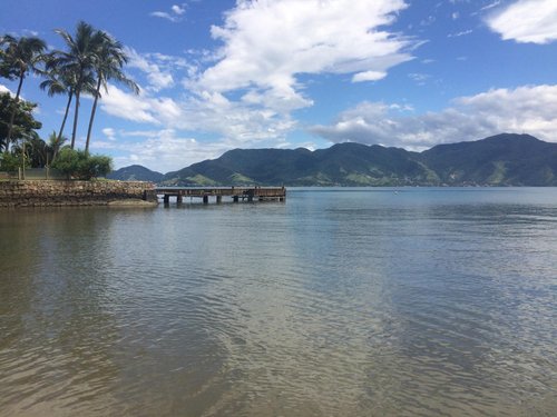 Praia do Viana é urbana e tem águas claras, mornas e tranquilas. É ideal  para crianças e quem busca tranquilidade. - Picture of Ilhabela, State of  Sao Paulo - Tripadvisor